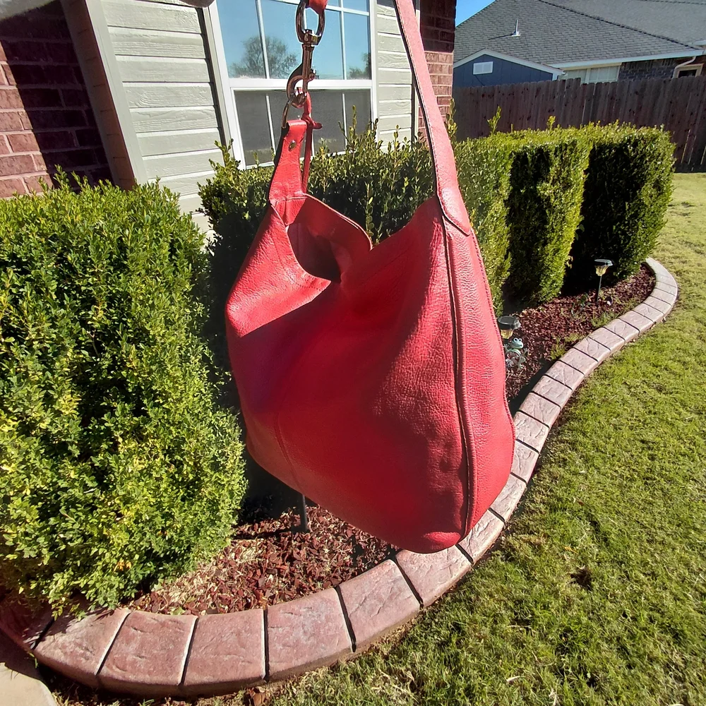 Coach Avery Pebbled Leather Hobo Shoulder Bag Sienna - Picture 4 of 16